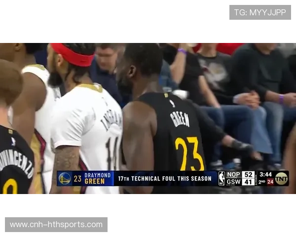 UFC 选手赛后吃披萨庆祝被拍 UFC 选手赛后吃披萨庆祝被拍