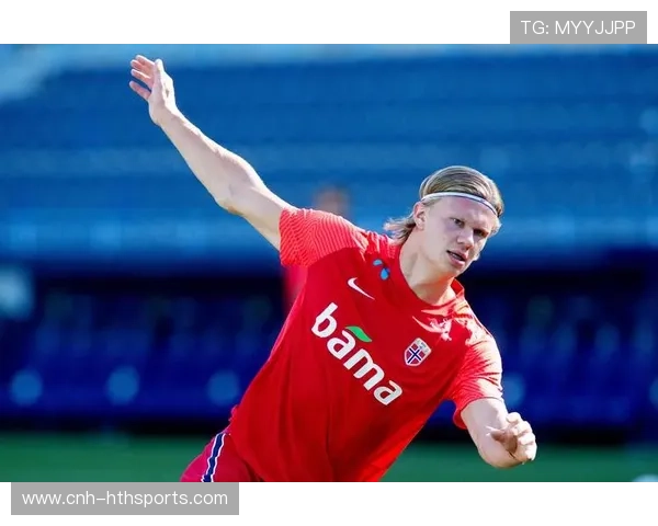 埃因霍温的未来密码：哈兰德式压阵中锋揭秘