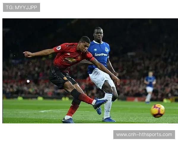 曼联控球制造射门空间,拉什福德远射穿网 曼联控球制造射门空间,拉什福德远射穿网