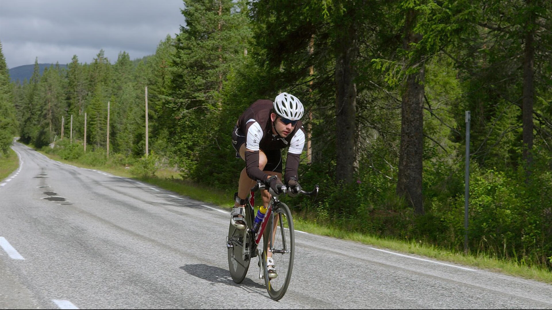 户外漂流皮艇公开赛 激流河段翻船与自救成技术分关键